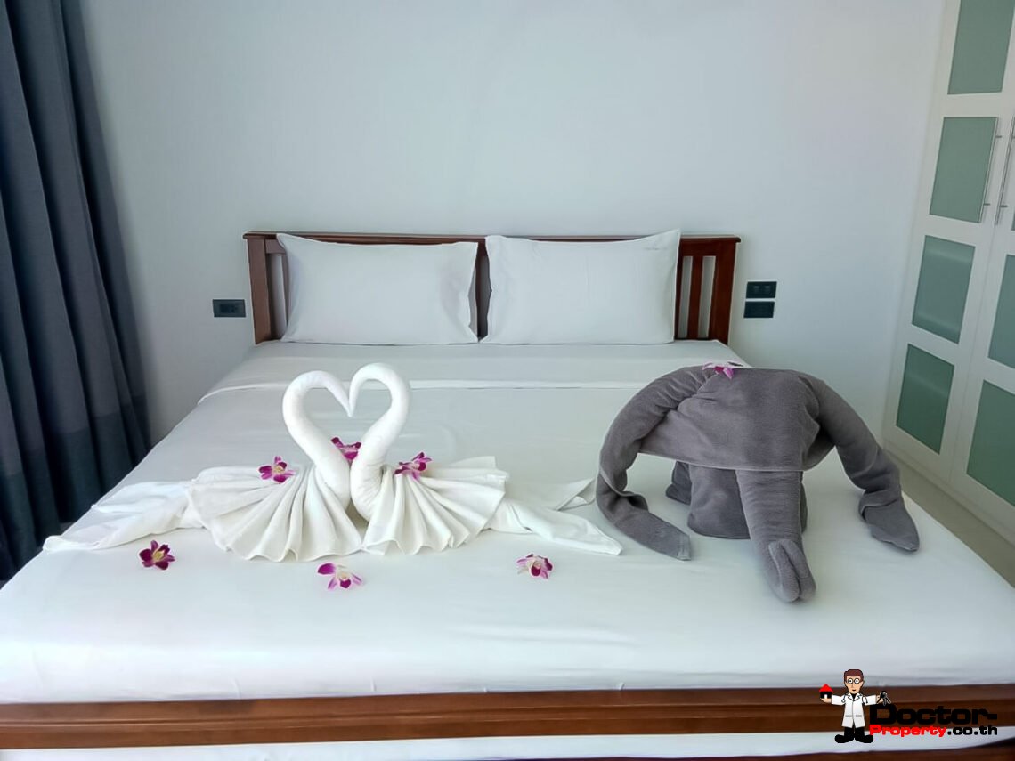 4 Bedroom Pool Villa with Sea View in Bang Por, Koh Samui – For Sale